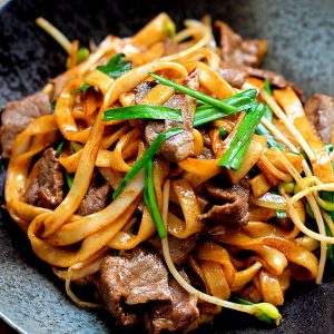 Beef Ho Fun 干炒牛河 – General Thai Chinese